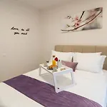 Apartment Petit Palace *