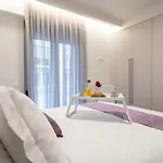 Petit Palace Apartment *