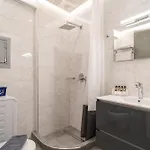 Petit Palace Apartment