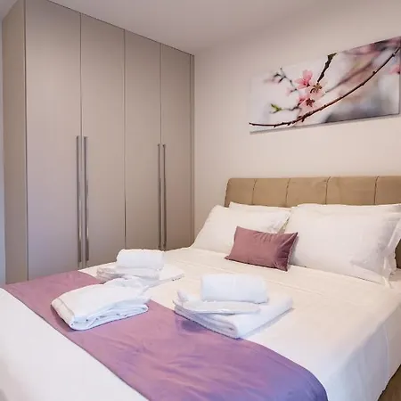 Lägenhet Petit Palace Tríkala