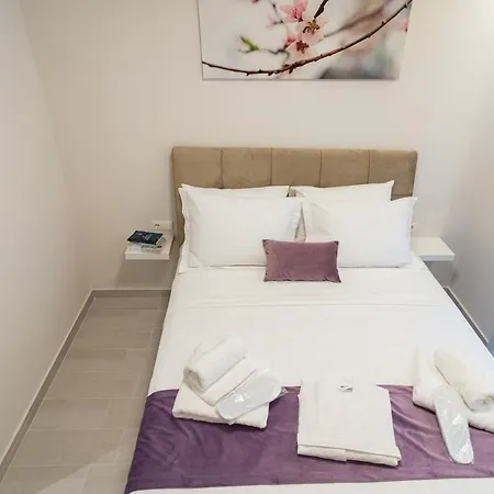 Petit Palace 아파트 트리칼라